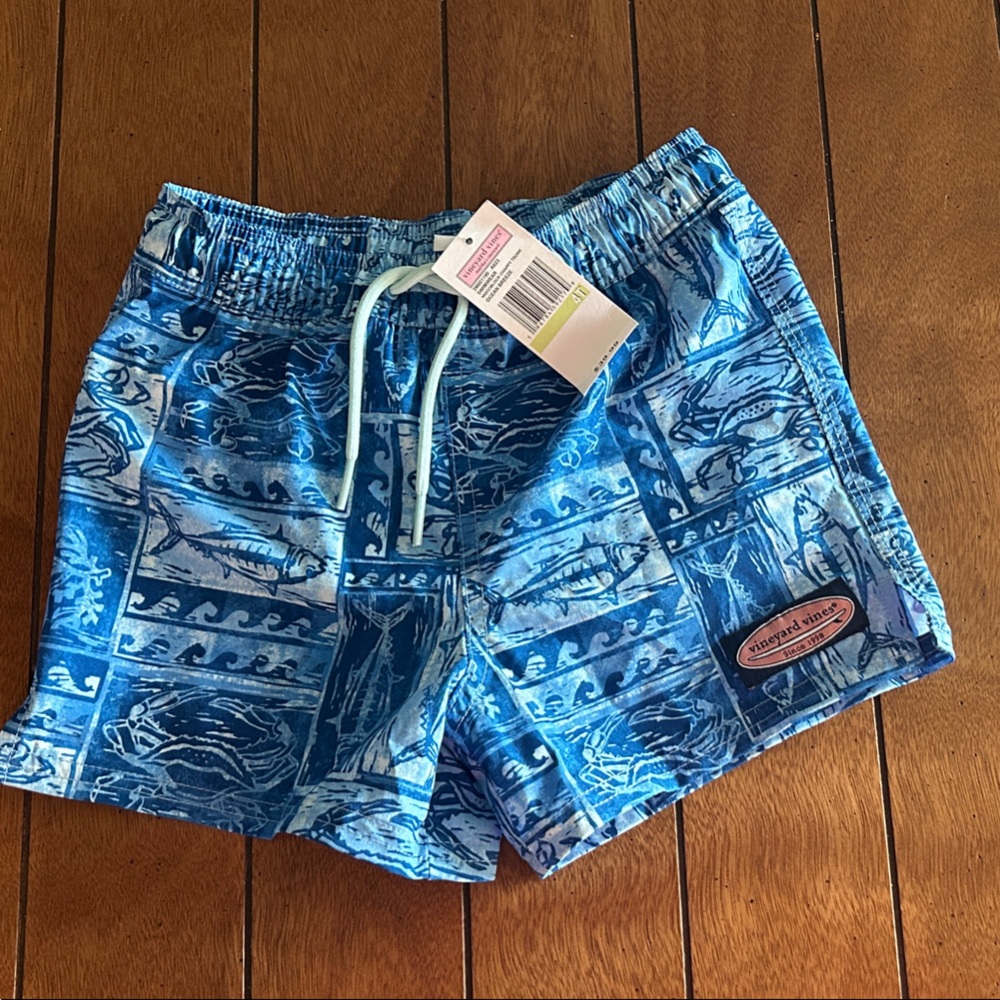 Vineyard Vines Blue Graphic swim trunks